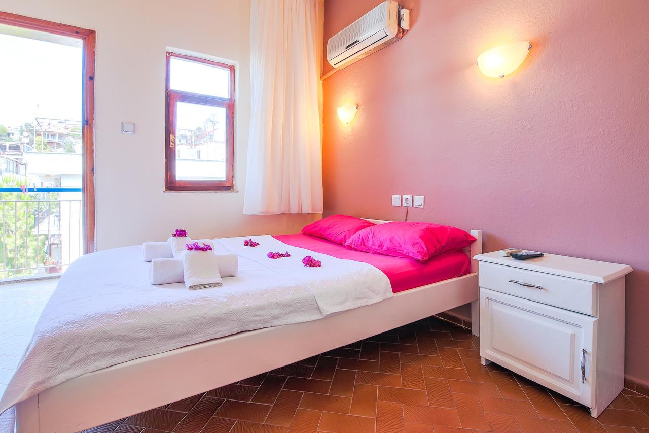 Saray Pansiyon Kaş Luaran gambar