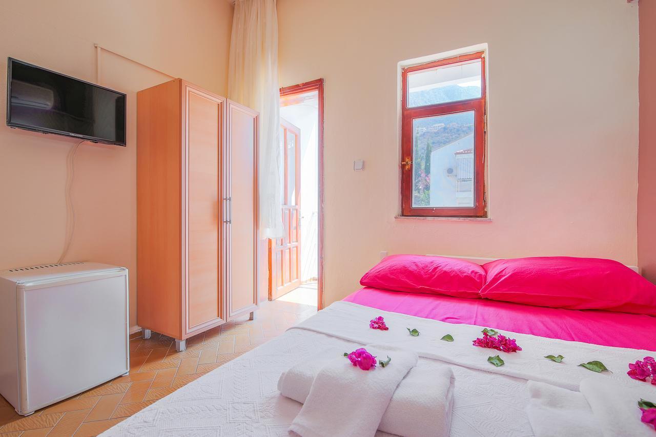 Saray Pansiyon Kaş Luaran gambar